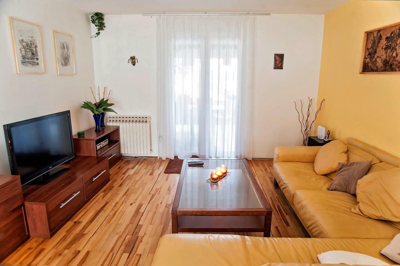 Hana House Пула Экстерьер фото